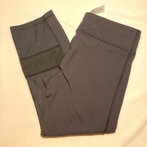 Ivivva Girls Grey Perforated Mid Rise Cropped Leggings Size 14.